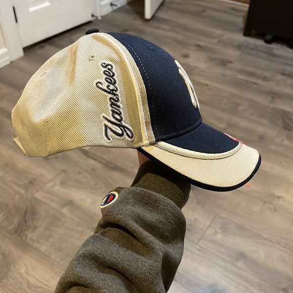 Yankees Baseball Cap - Picture 3 of 4